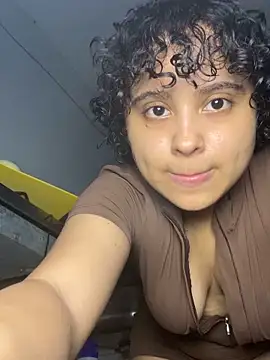 lou cute online show from 04-02-26, 03:13