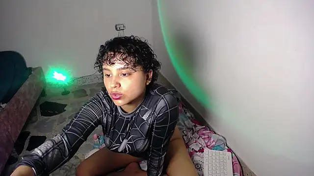 lou cute online show from 12-17-25, 07:08