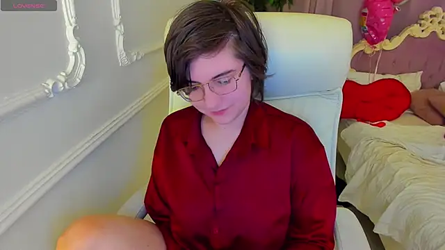 Lily Marlin online show from 04-19-26, 06:14
