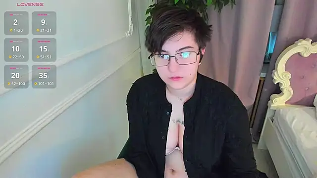 Lily Marlin online show from 10-24-25, 05:06