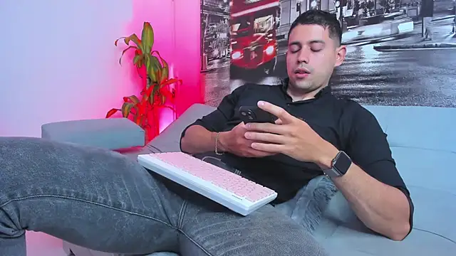 Snapshot of ANDER_PEREZ chatting on 02-15-25, 02:44 ANDER PEREZ online show from 02-15-25, 02:44
