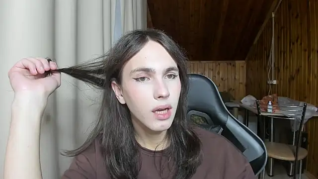 Snapshot of fcherthth chatting on 12-19-24, 10:32 fcherthth online show from 12-19-24, 10:32