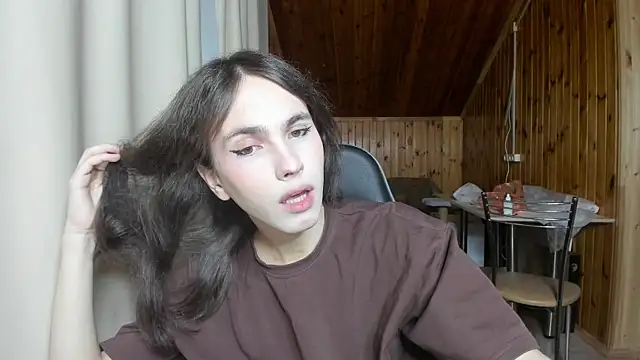 Snapshot of fcherthth chatting on 12-19-24, 07:29 fcherthth online show from 12-19-24, 07:29
