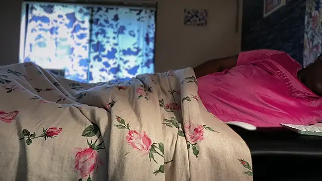 Yagurl  west online show from 01-06-26, 06:23