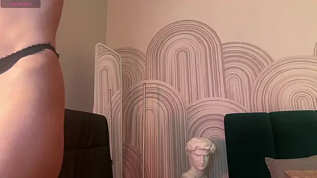 viviann evans online show from 04-17-26, 12:46