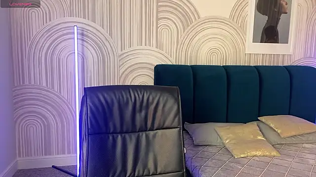 viviann evans online show from 03-28-26, 01:06