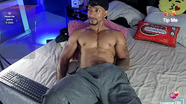 Manolo Hot1 online show from 12-19-25, 07:49