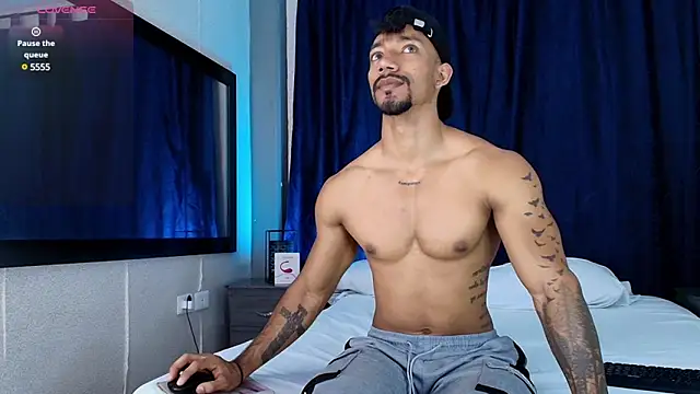 Manolo Hot1 online show from 03-11-25, 02:51