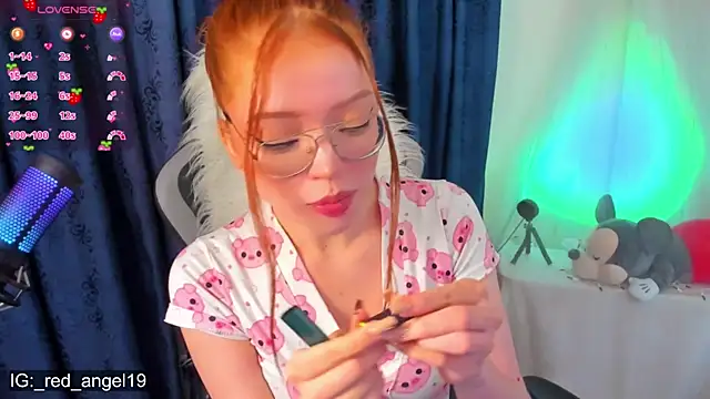 Snapshot of Asian_volcoba_a chatting on 01-26-25, 04:41 Asian volcoba a online show from 01-26-25, 04:41