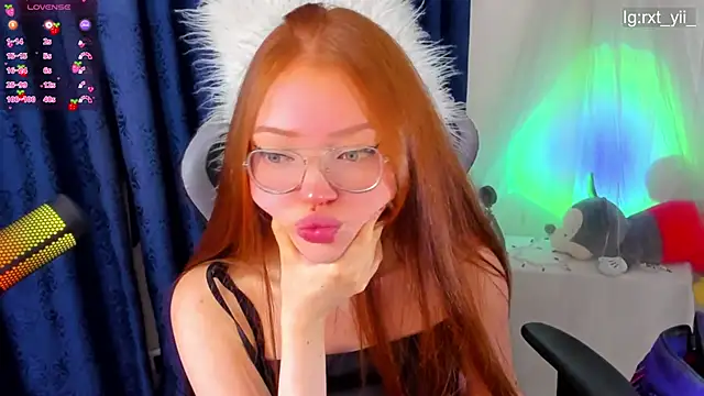 Snapshot of Asian_volcoba_a chatting on 10-15-25, 03:49 Asian volcoba a online show from 10-15-25, 03:49