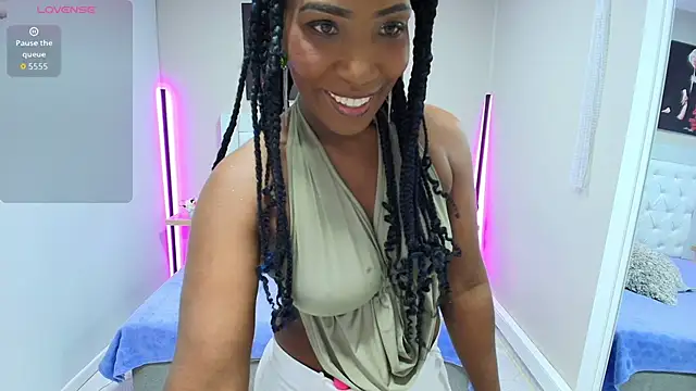 Snapshot of kimmturner chatting on 09-17-25, 12:40 kimmturner online show from 09-17-25, 12:40