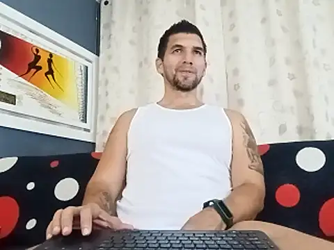 Snapshot of JULESLAKES chatting on 04-05-26, 02:13 JULESLAKES online show from 04-05-26, 02:13