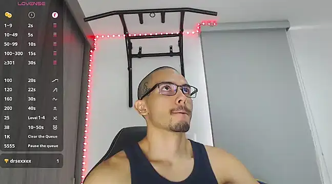 Snapshot of russthiago chatting on 02-08-25, 03:00 russthiago online show from 02-08-25, 03:00