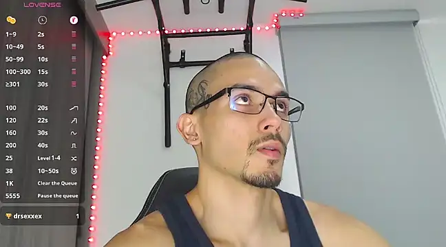 Snapshot of russthiago chatting on 02-08-25, 07:16 russthiago online show from 02-08-25, 07:16