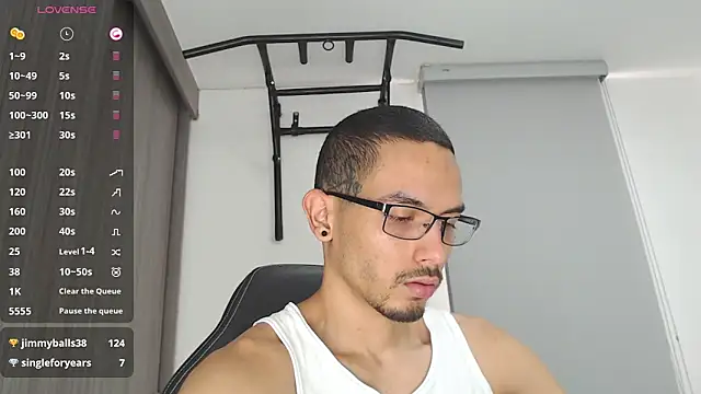 Snapshot of russthiago chatting on 03-07-25, 03:39 russthiago online show from 03-07-25, 03:39