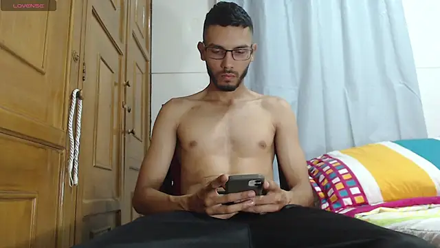 russthiago online show from 05-09-26, 02:42