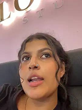 Snapshot of KristinWall chatting on 02-06-25, 06:24 KristinWall online show from 02-06-25, 06:24