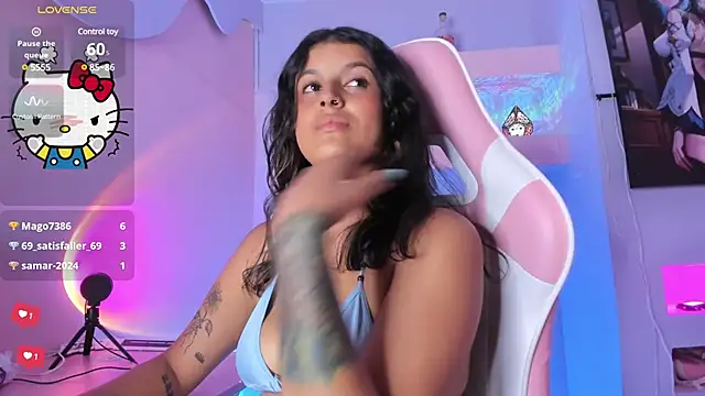 Snapshot of KristinWall chatting on 02-24-25, 11:41 KristinWall online show from 02-24-25, 11:41