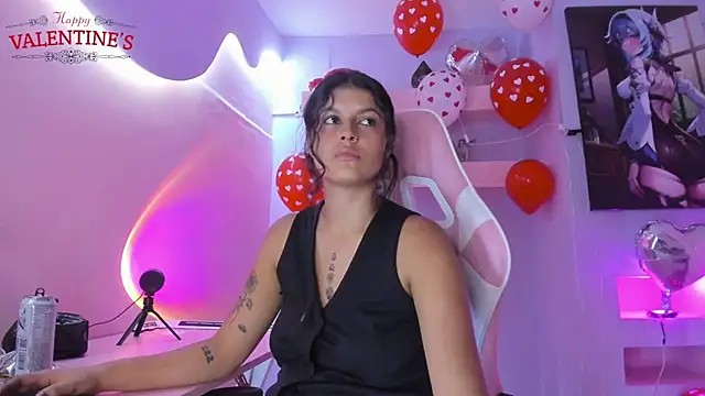 Snapshot of KristinWall chatting on 02-14-25, 11:09 KristinWall online show from 02-14-25, 11:09