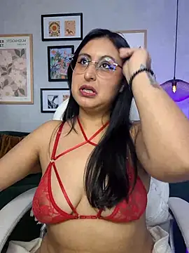 Snapshot of Amber_gold_ chatting on 03-03-25, 05:41 Amber gold  online show from 03-03-25, 05:41