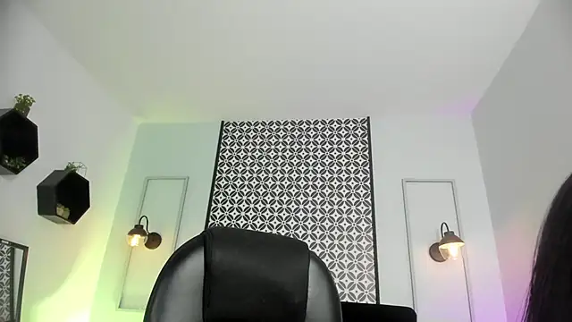 Snapshot of Amber_gold_ chatting on 06-17-26, 02:55 Amber gold online show from 06-17-26, 02:55