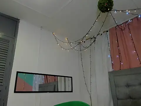 Snapshot of megan_kis9 chatting on 01-24-25, 10:19 megan kis9 online show from 01-24-25, 10:19