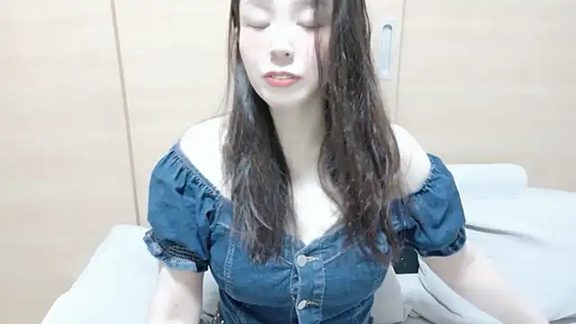 Snapshot of Arisa__ chatting on 07-06-26, 11:28 Arisa online show from 07-06-26, 11:28