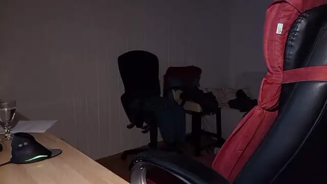 Snapshot of Rainfish chatting on 12-20-24, 06:24 Rainfish online show from 12-20-24, 06:24