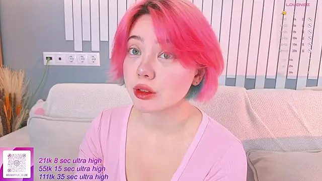 Snapshot of __KawaiiYuki__ chatting on 10-16-25, 05:49 KawaiiYuki online show from 10-16-25, 05:49