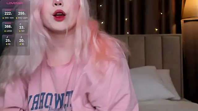 Snapshot of __KawaiiYuki__ chatting on 01-24-25, 08:55 KawaiiYuki online show from 01-24-25, 08:55