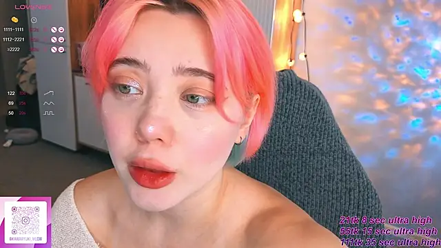 Snapshot of __KawaiiYuki__ chatting on 09-29-25, 04:30 KawaiiYuki online show from 09-29-25, 04:30