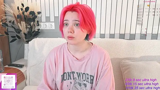   KawaiiYuki   online show from 11-10-25, 06:51