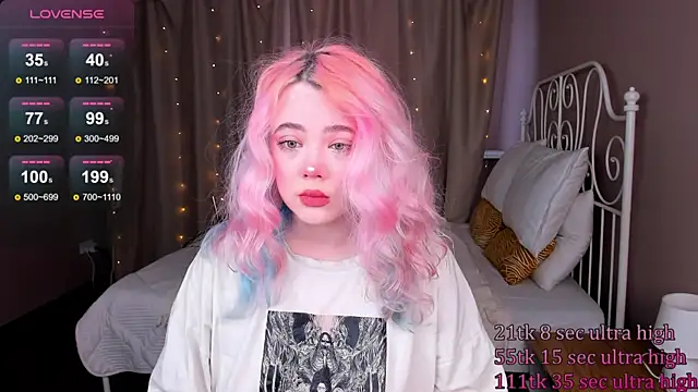 Snapshot of __KawaiiYuki__ chatting on 03-08-25, 08:44 KawaiiYuki online show from 03-08-25, 08:44