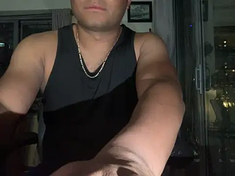 Snapshot of ThickDick_Daddy chatting on 10-20-25, 06:37 ThickDick Daddy online show from 10-20-25, 06:37