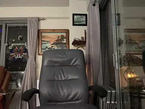 Snapshot of ThickDick_Daddy chatting on 03-12-25, 05:13 ThickDick Daddy online show from 03-12-25, 05:13