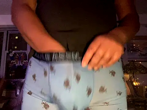 Snapshot of ThickDick_Daddy chatting on 10-11-25, 06:25 ThickDick Daddy online show from 10-11-25, 06:25