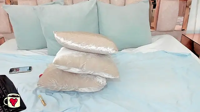 charis hill online show from 11-19-25, 02:00