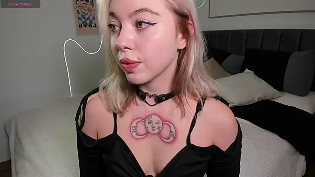 SimonaGerry online show from 11-15-25, 04:27