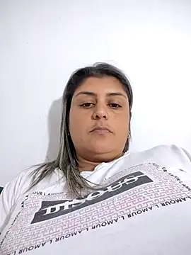 Snapshot of AlyDenalioficial chatting on 01-05-26, 05:27 AlyDenalioficial online show from 01-05-26, 05:27