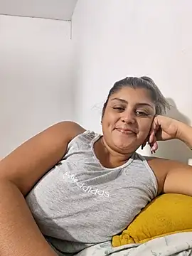 Snapshot of AlyDenalioficial chatting on 04-24-26, 03:58 AlyDenalioficial online show from 04-24-26, 03:58