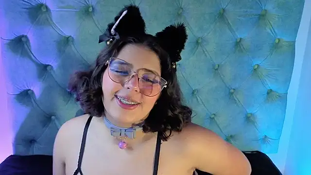 Paola Lyon  online show from 11-19-25, 05:46