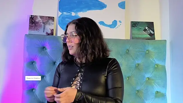 Paola Lyon  online show from 01-15-26, 06:44