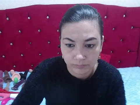 AdaFawxx online show from 11-16-25, 03:44