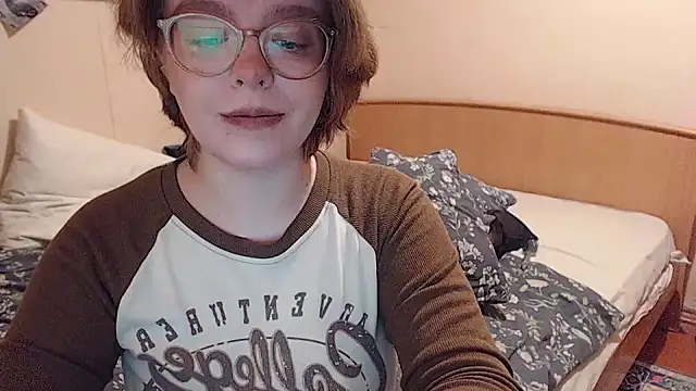 Snapshot of Chmiri_cb chatting on 10-19-25, 01:03 Chmiri cb online show from 10-19-25, 01:03