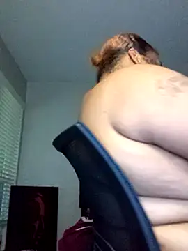 Snapshot of NaughtyHottieBBW chatting on 02-04-25, 11:06 NaughtyHottieBBW online show from 02-04-25, 11:06