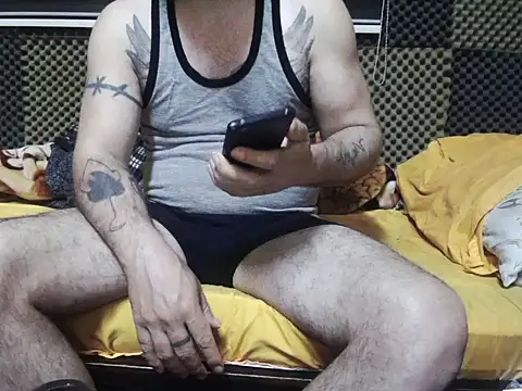 Arabeyes online show from 10-28-25, 02:12