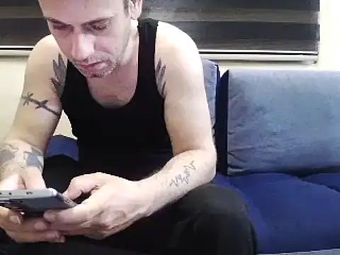 Snapshot of Arabeyes chatting on 05-02-26, 11:54 Arabeyes online show from 05-02-26, 11:54