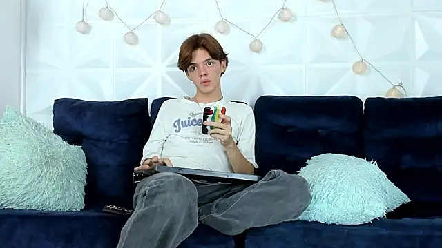 daniel hot03 online show from 03-12-25, 09:35