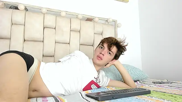 daniel hot03 online show from 10-18-25, 01:35