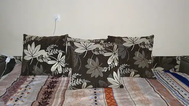 Snapshot of Nika_Shiny chatting on 02-16-25, 05:15 Nika Shiny online show from 02-16-25, 05:15